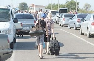 Жители Украины продолжают массово ездить в российский Крым