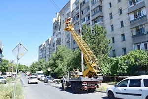 Симферопольские коммунальщики с начала года восстановили 1,4 тысячи уличных светильников