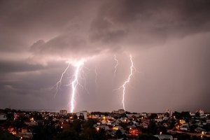 МЧС предупреждает: 26 — 27 июня в Севастополе ожидается ухудшение погодных условий!