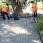 Симферопольские коммунальщики приступили к механизированной уборке набережной Салгира