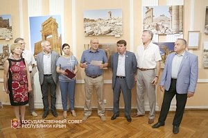 В крымской столице открылась выставка документальной фотографии «Сирия-Возрождение. Пальмира»