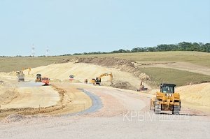 Компания «Центродорстой» защитила строителей и крымскую природу от пыли