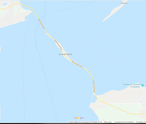 Google не определился с принадлежностью Крымского моста и написал название на двух языках
