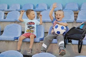 В Евпатории полицейские участвуют в соревнованиях по футболу за Кубок Керкинитиды-2018