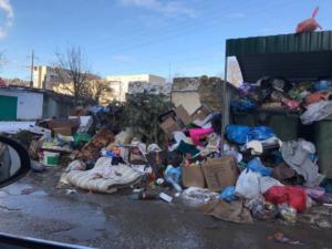 Строительный и крупногабаритный мусор не должен выбрасываться на контейнерные площадки, — Лукашев