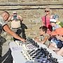 В Судакской крепости устроили соревнования по шахматам с гроссмейстером из Белгорода