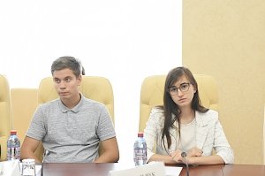Аксёнов наградил крымских выпускников, получивших 100 баллов на ЕГЭ