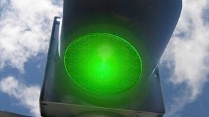 В городе Саки светофоры настроили на «зеленую волну»