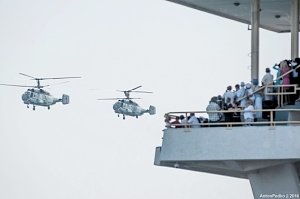 В семи эпизодах военно-морского праздника задействуют авиацию