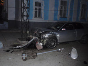 Ночной форсаж: в Евпатории москвич на Audi повредил четыре авто и сбежал с мест ДТП
