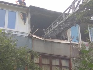 На пожаре в Ялте эвакуировано 8 человек и спасено 2 ребенка