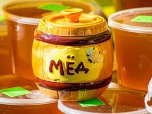 «Неправильный» мёд обнаружили ветеринары на трассе в Белогорском районе