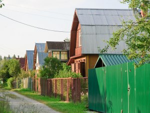 В Госкомрегистре рассказали как можно прописаться в садовых домах