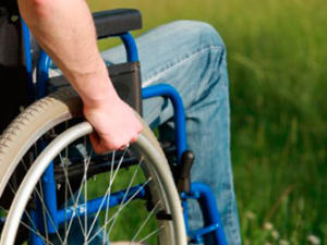 В Севастополе прокуратура в судебном порядке защитила права инвалида-колясочника