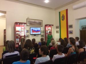 Посетителям Евпаторийского краеведческого музея сказали об истории российского флага
