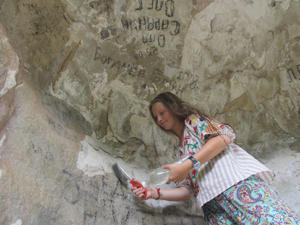 Восемь дней волонтёры очищали стены городища Качи-Кальон от надписей «здесь был Вася…»