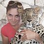 Леопард Шеба из бахчисарайского зоопарка очень привык к людям