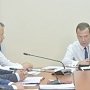 Аксёнов принял участие в видеоселекторе с Медведевым по вопросам подготовки к новому учебному году