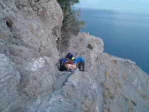 За ночь «Крым-Спас» два раза выезжал спасать туристок