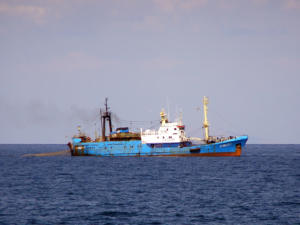 Украинское судно «ЯОД-2105» осуществляло нарушающий закон промысел водных биологических ресурсов у берегов Крыма, — пограничники