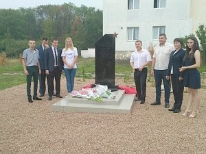 Мемориальный камень в память о героях ВОВ открыли в школе под Симферополем