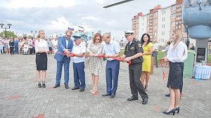 В Мирном открыли сквер авиаторов