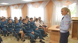 Сотрудники УНК УМВД России по г. Севастополю продолжают проводить со школьниками занятия антинаркотической направленности