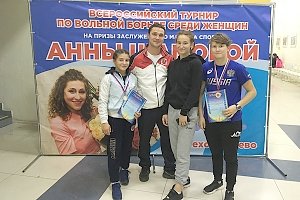 Две крымчанки стали призерами Всероссийского турнира по женской борьбе