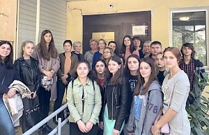 Студенты исторического факультета ТА КФУ посетили Государственный архив Крыма по личному составу