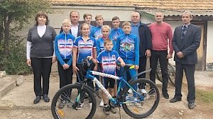 Новый велосипед получили воспитанники ДЮСШ Симферопольского района