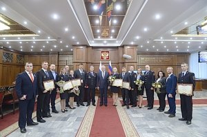 Владимир Колокольцев вручил государственные и ведомственные награды волонтерам