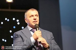Владимир Константинов поздравил крымчан с Днем работника сельского хозяйства и перерабатывающей промышленности
