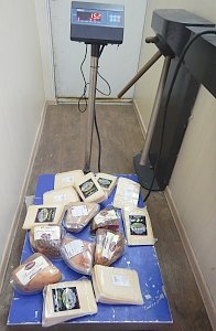 Обнаруженные крымскими таможенниками итальянские сыры и мясные изделия массой почти 30 кг сожгут в печи