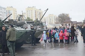 На Черноморском флоте отметили День морской пехоты показательным выступлением разведчиков Также была организована выставка военной техники и вооружения