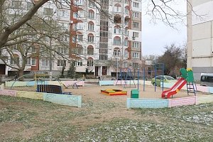 В Керчи двор на Ворошилова по решению жителей сделали закрытым