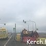 В Керчи на путепроводе по ШГС перекрыли полосу из центра в Аршинцево
