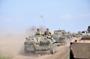 К рубежам Крыма перебрасывают новые войска киевского режима