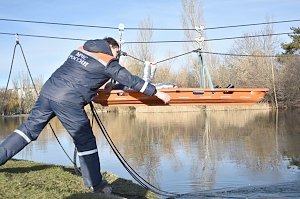 Пожарно-спасательный флешмоб провели в одном из парков Симферополя