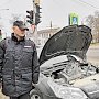 В Севастополе росгвардейцы спасли водителя, своевременно потушив автомобиль