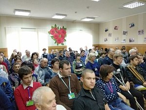 Евпаторийцев с ограниченными физическими возможностями проинформировали об правах, льготах и услугах