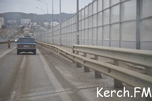 Керчане жалуются на грязный путепровод по ШГС