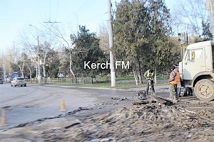 Ямы на перекрестке Кирова-Еременко подготавливают к ремонту