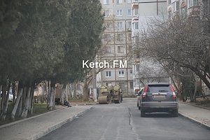 В Керчи заасфальтировали дороги во дворе по Кирова,93
