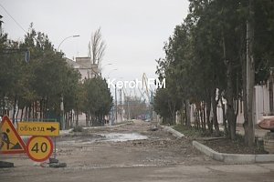 Опять двадцать пять: ремонт улицы Айвазовского в Керчи остановился