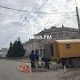 В Керчи отремонтировали люк на Свердлова