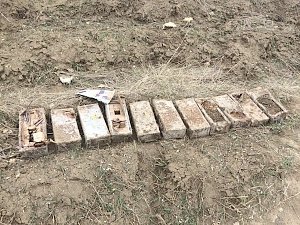 Сапёры уничтожили мины и гранаты, найденные на Историческом бульваре в Севастополе