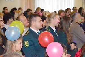 Крымские таможенники поздравили своих подшефных с Днем святого Николая