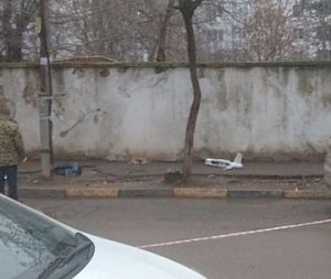 К своим летел? У симферопольского наркодиспансера упал дрон с укронацистскими листовками