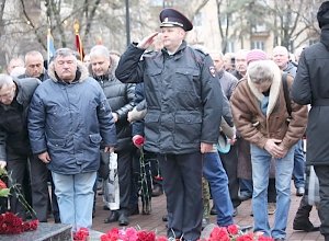 Руководители МВД по Республике Крым участвовали в митинге, посвященном 39-й годовщине начала войны в Афганистане