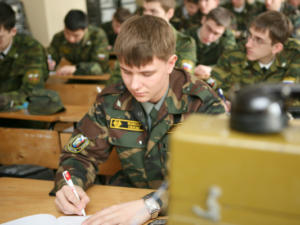 Комиссариат Керчи и Ленинского района проводит отбор кандидатов на поступление в военные вузы страны